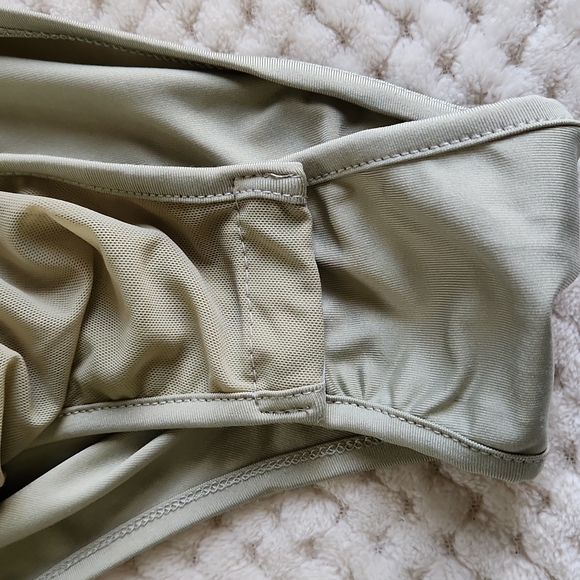 Dolmi Mesh Front Bodysuit - Picture 7 of 10